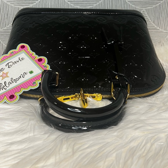 Louis Vuitton Vernis Alma PM in Noir - Picture 9 of 12